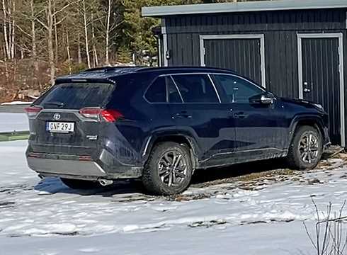 Blå metallic Toyota RAV4 Hybrid AWD stulen i Äppelviken, Bromma Stockholm
